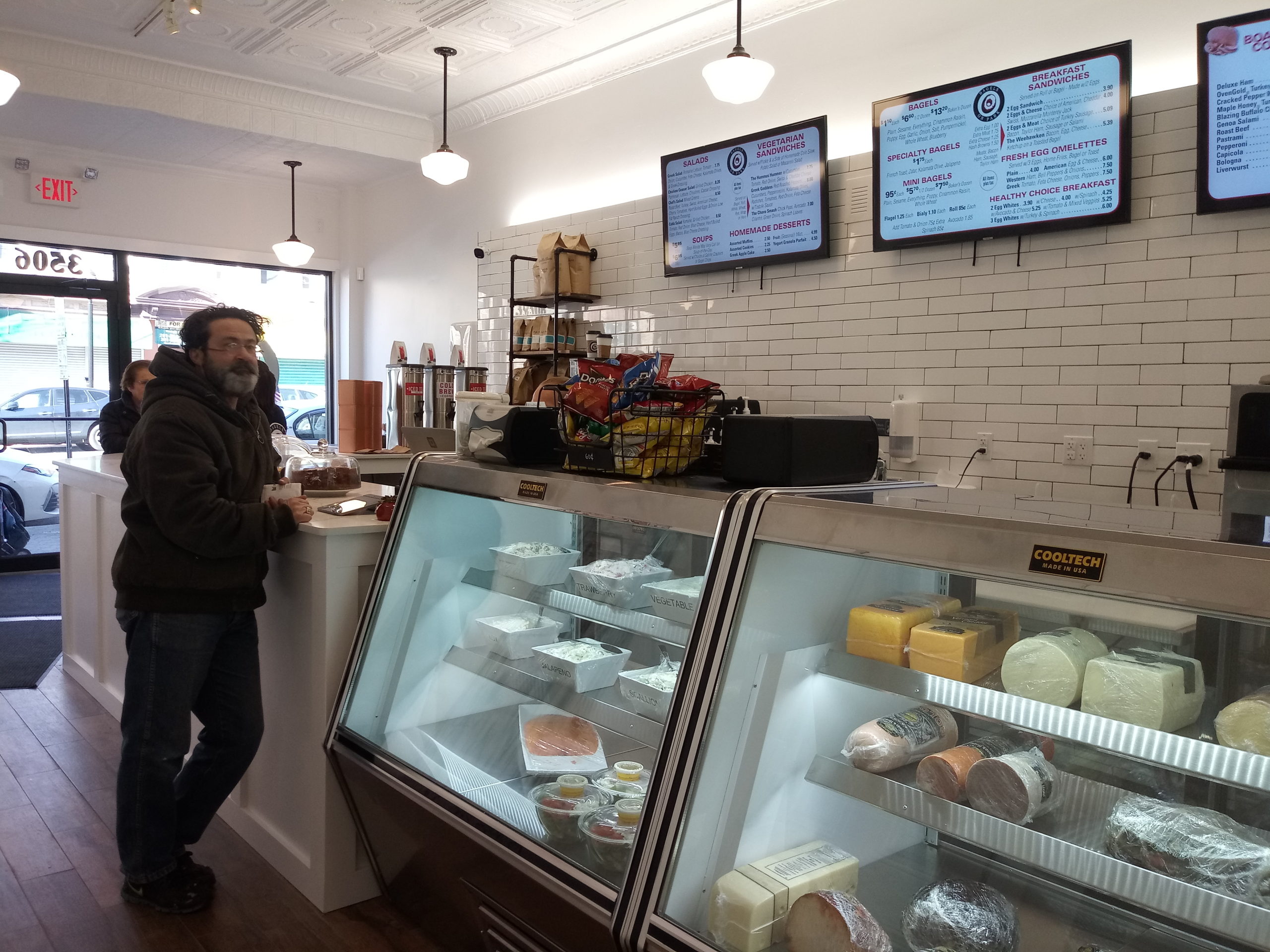 inside bagels on park ave.